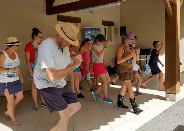 Mobil 6 Pers Pmr Avec Terrasse A - Api-1-52-343 * Chaille-Les-Marais