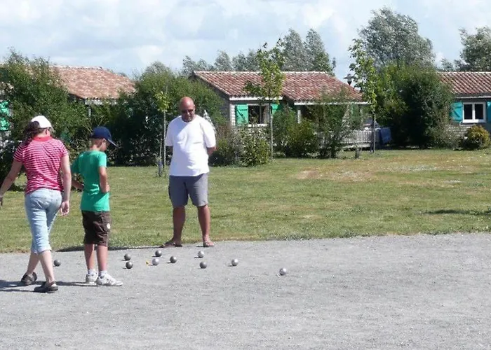 Mobil 6 Pers Pmr Avec Terrasse A - Api-1-52-343 * Chaille-Les-Marais