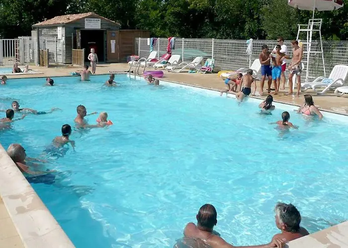 Mobil 6 Pers Pmr Avec Terrasse A - Api-1-52-343 * Chaille-Les-Marais